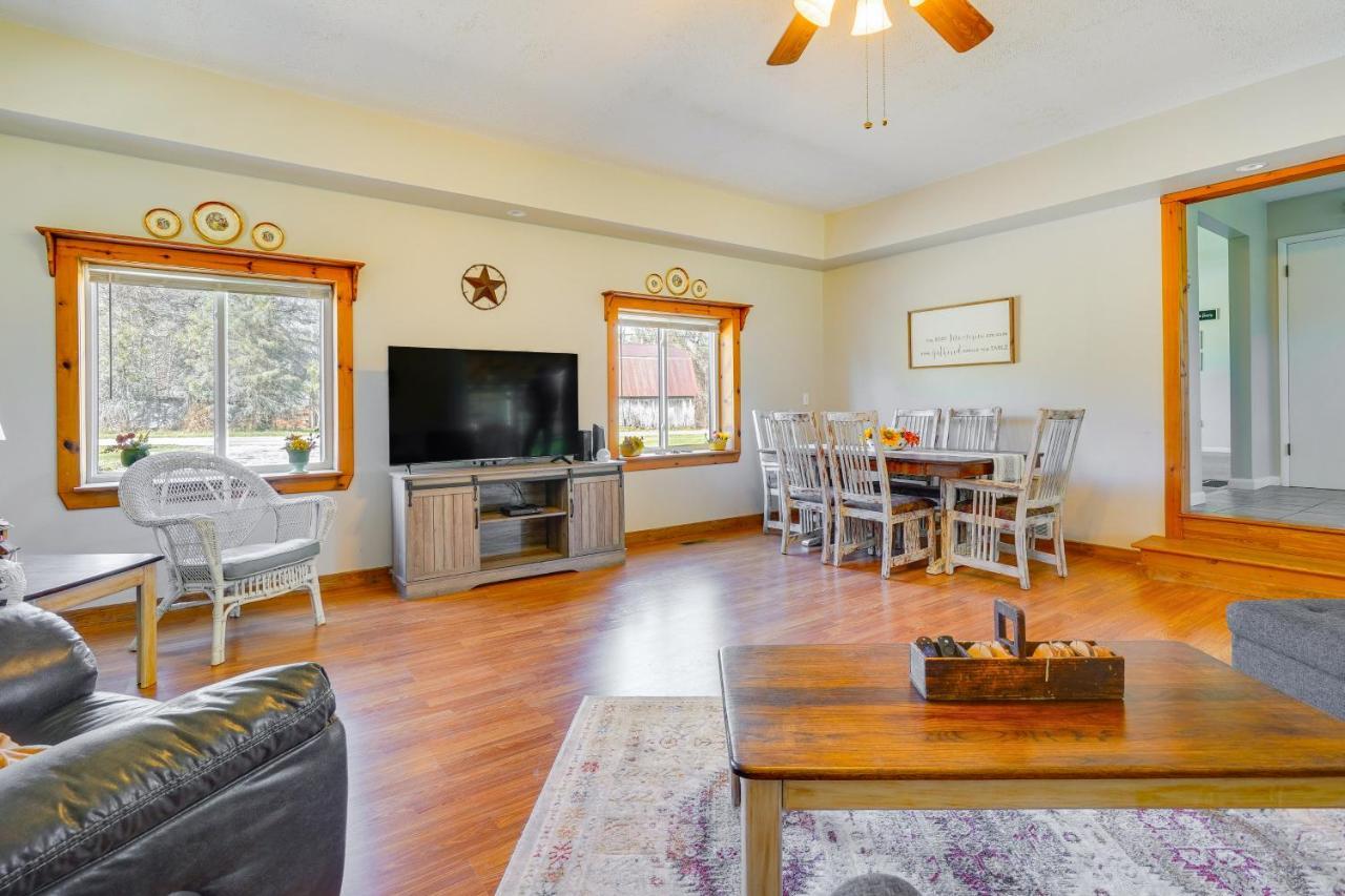 Hocking Hills Hideaway With Hot Tub And Fire Pit! Villa Logan Exteriör bild