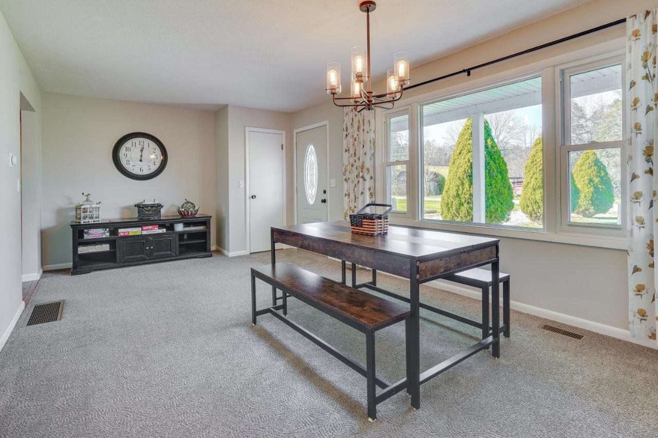 Hocking Hills Hideaway With Hot Tub And Fire Pit! Villa Logan Exteriör bild