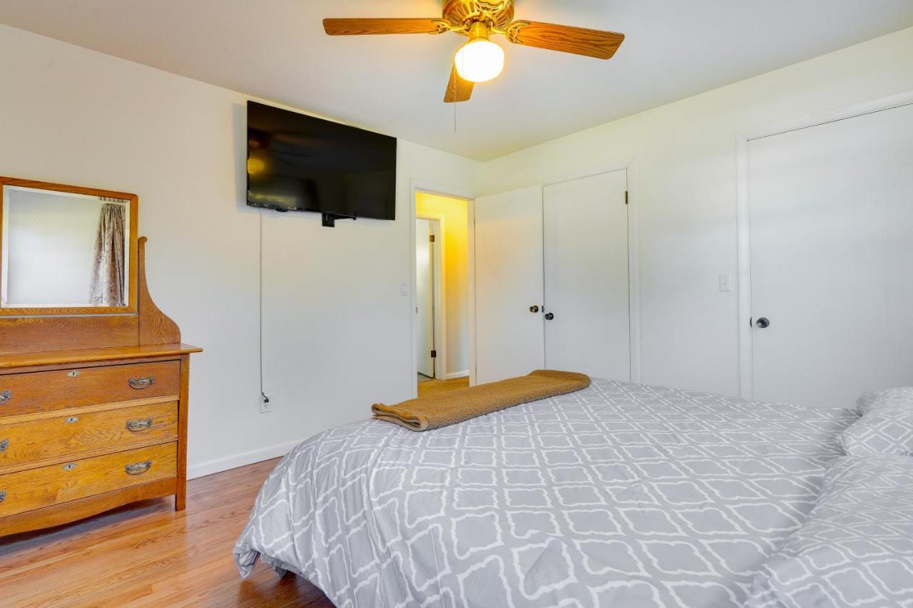 Hocking Hills Hideaway With Hot Tub And Fire Pit! Villa Logan Exteriör bild