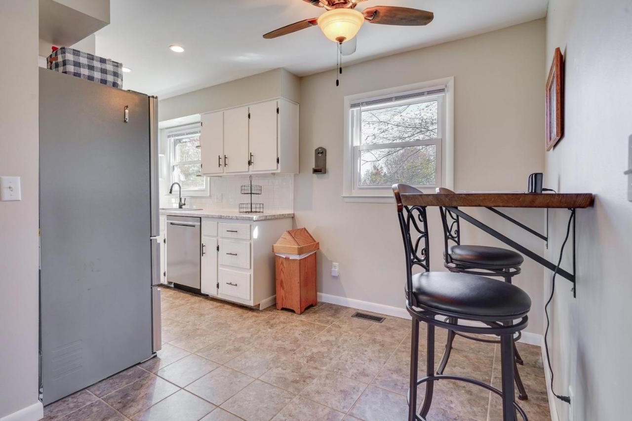 Hocking Hills Hideaway With Hot Tub And Fire Pit! Villa Logan Exteriör bild