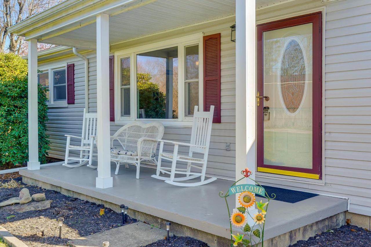 Hocking Hills Hideaway With Hot Tub And Fire Pit! Villa Logan Exteriör bild