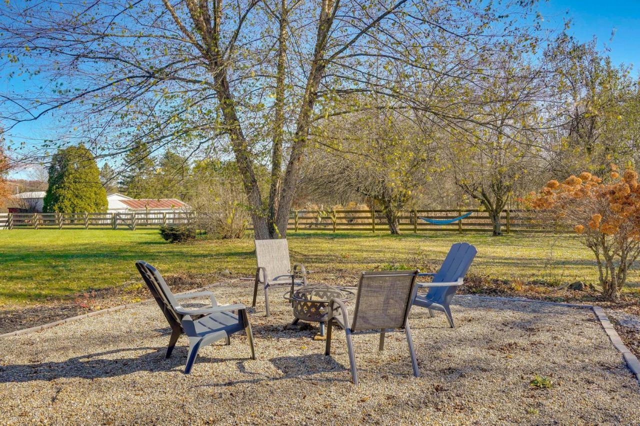 Hocking Hills Hideaway With Hot Tub And Fire Pit! Villa Logan Exteriör bild